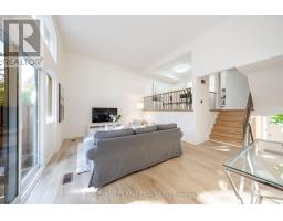 102 Jenny Wren Way, Toronto, ON M2H2Z2 Photo 8
