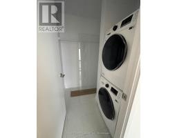 1717 - 10 Honeycrisp Crescent, Vaughan, ON L4K0M7 Photo 12