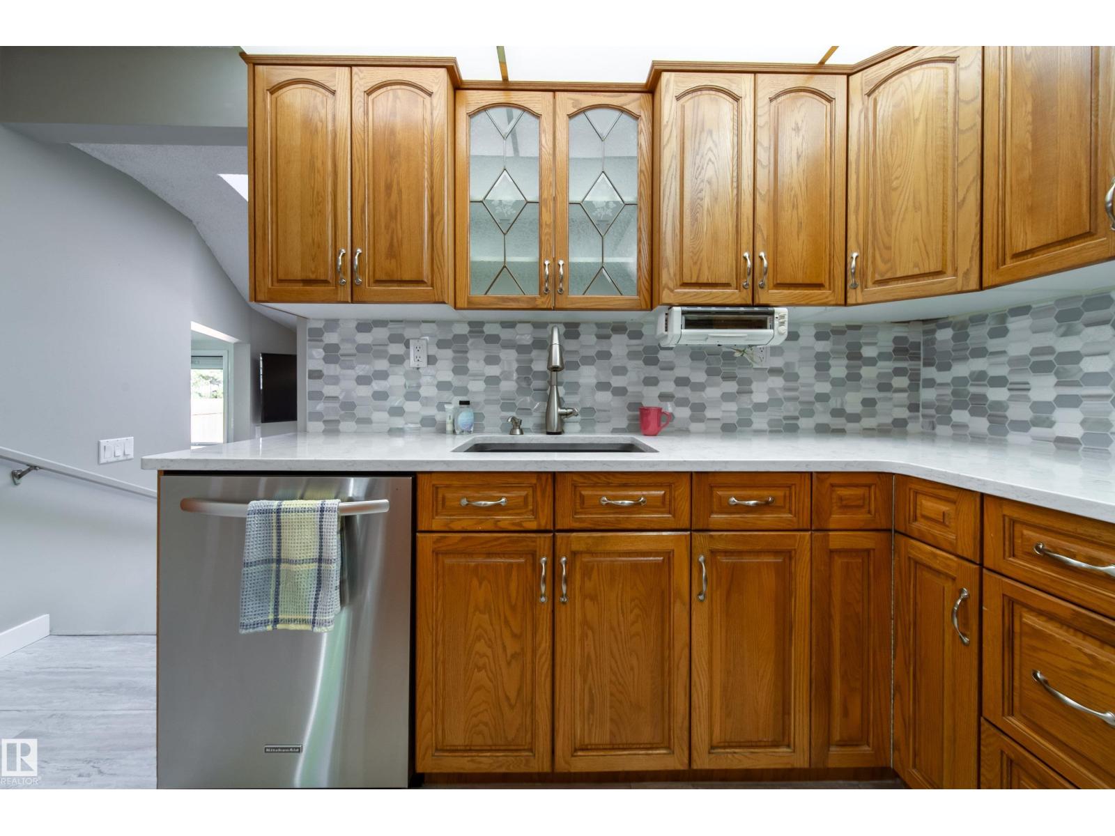 10438 32A AV NW - Image 17