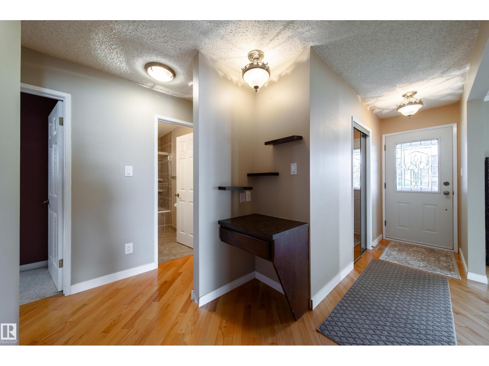 10438 32A AV NW - Image 20