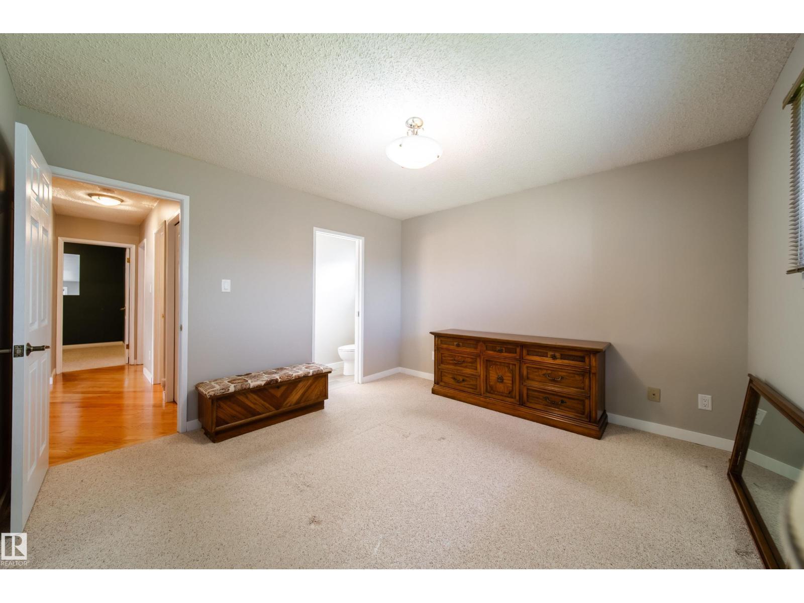 10438 32A AV NW - 23
