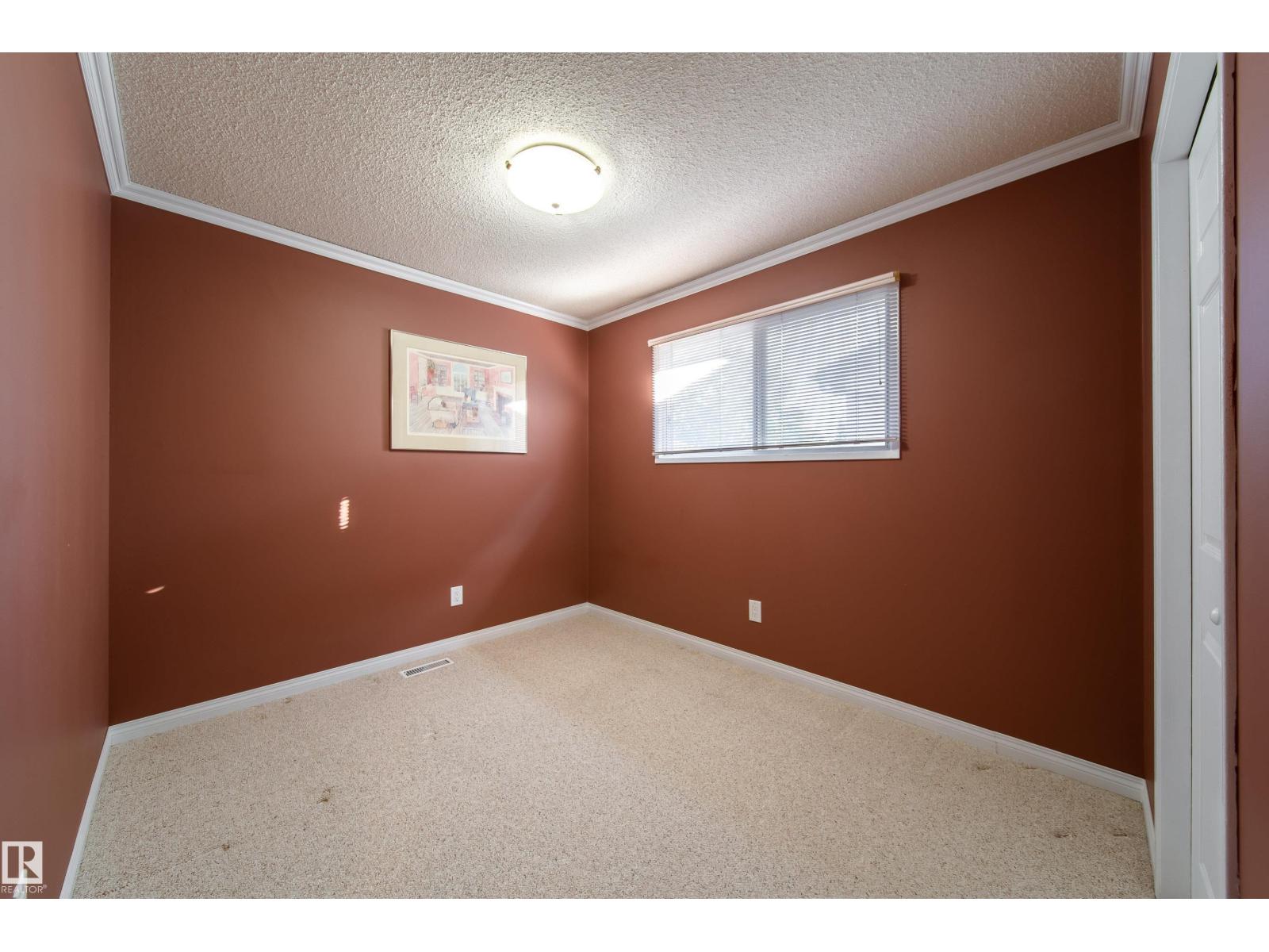 10438 32A AV NW - 25
