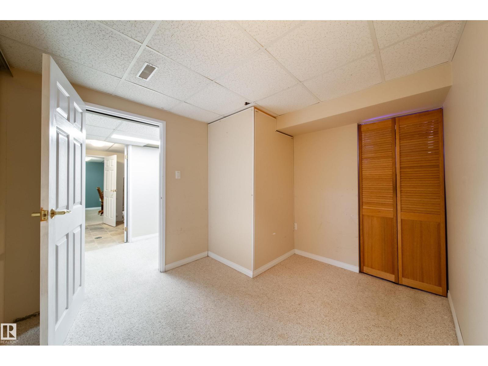 10438 32A AV NW - 28