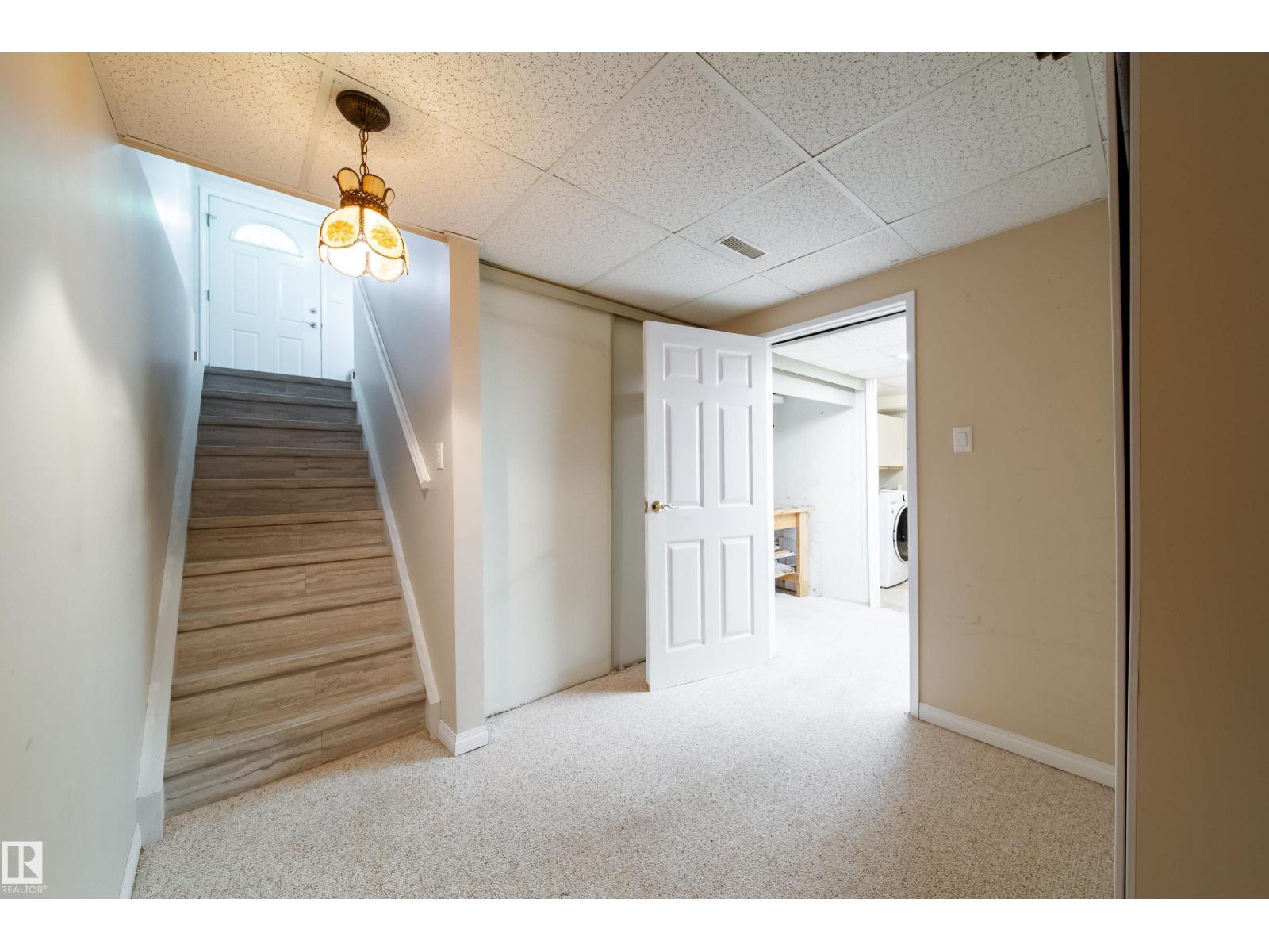 10438 32A AV NW - 29