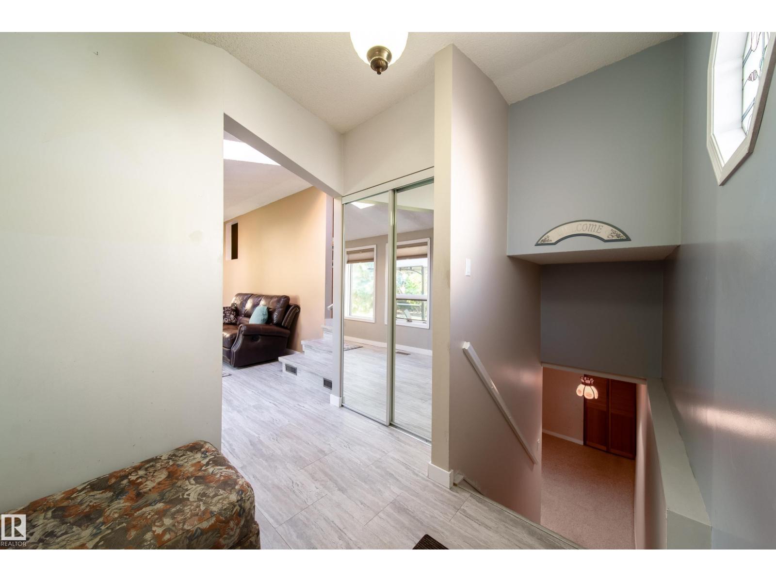 10438 32A AV NW - 50