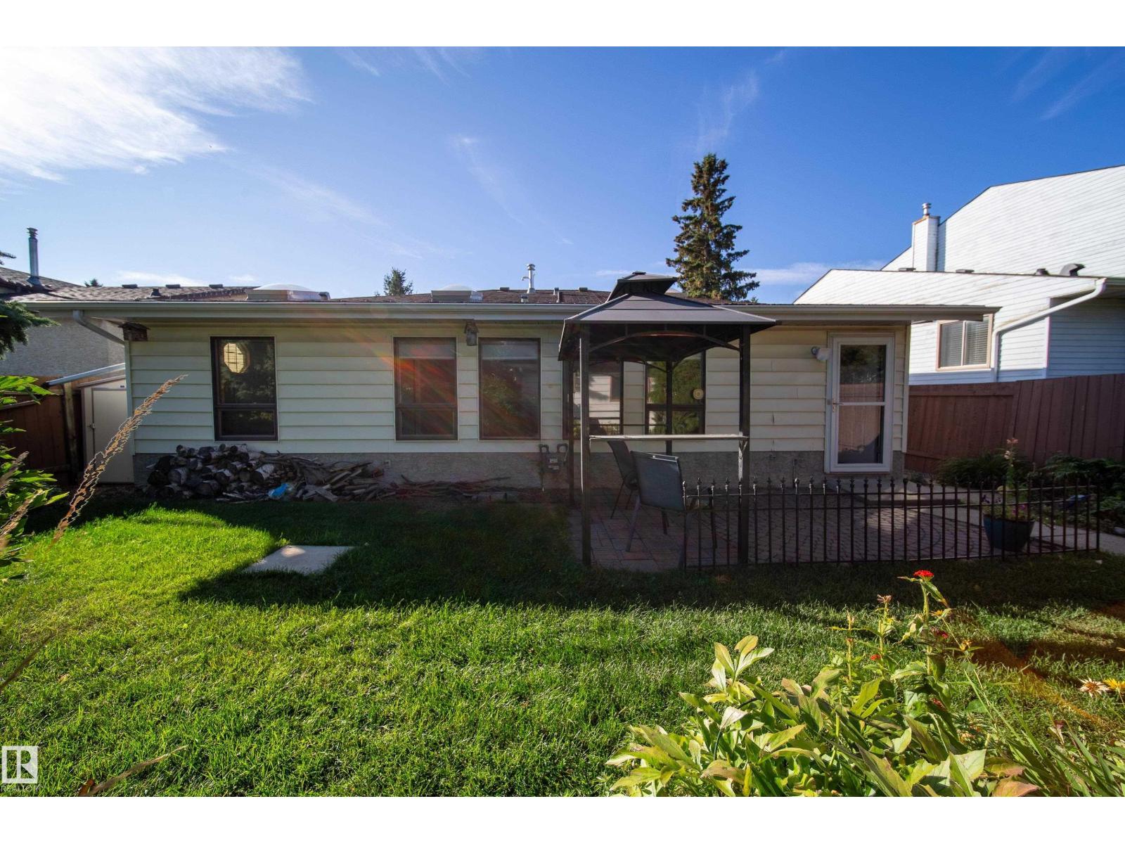 10438 32A AV NW - 54