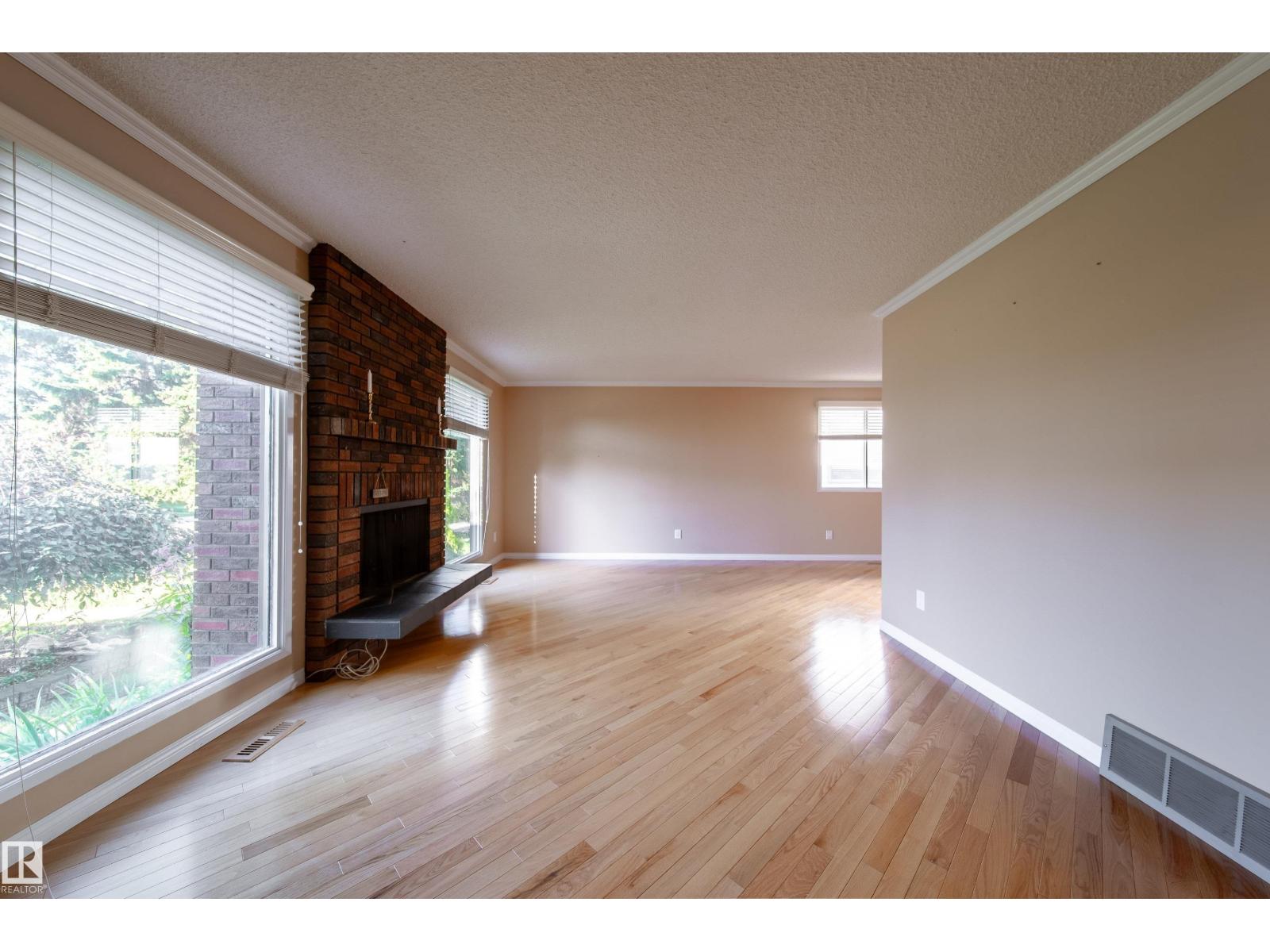 10438 32A AV NW - Image 6