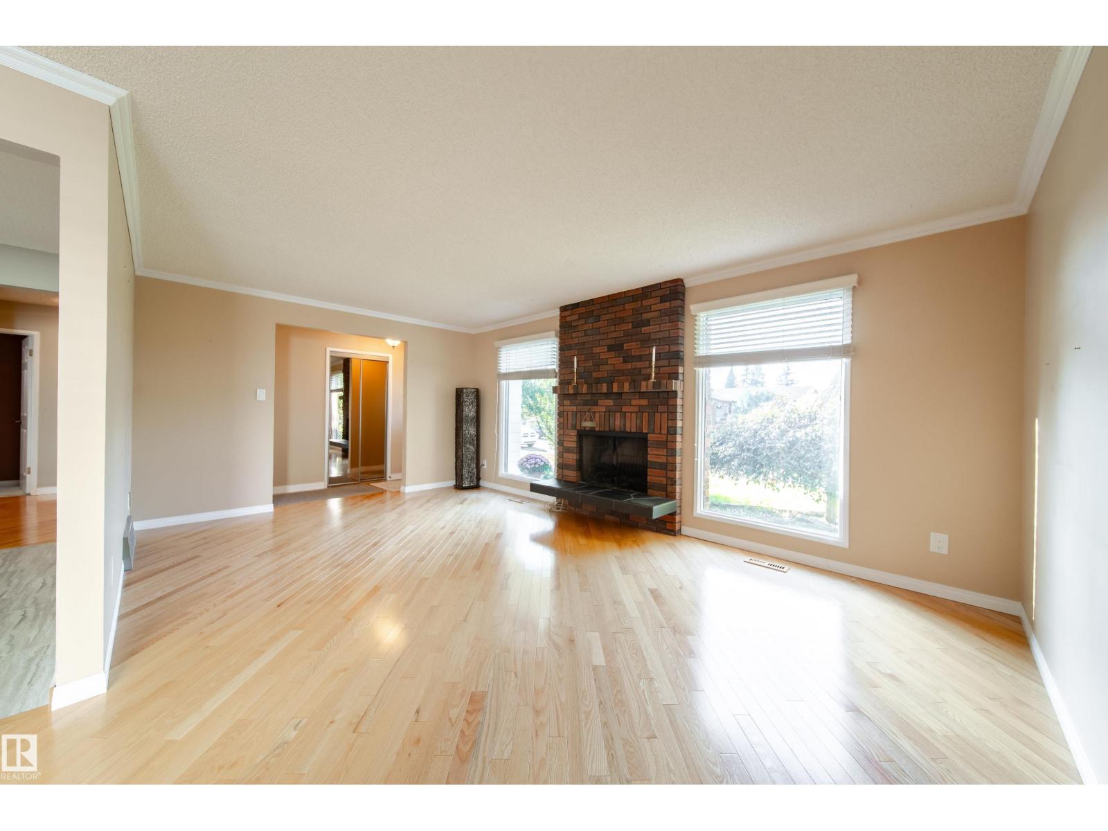 10438 32A AV NW - Image 9