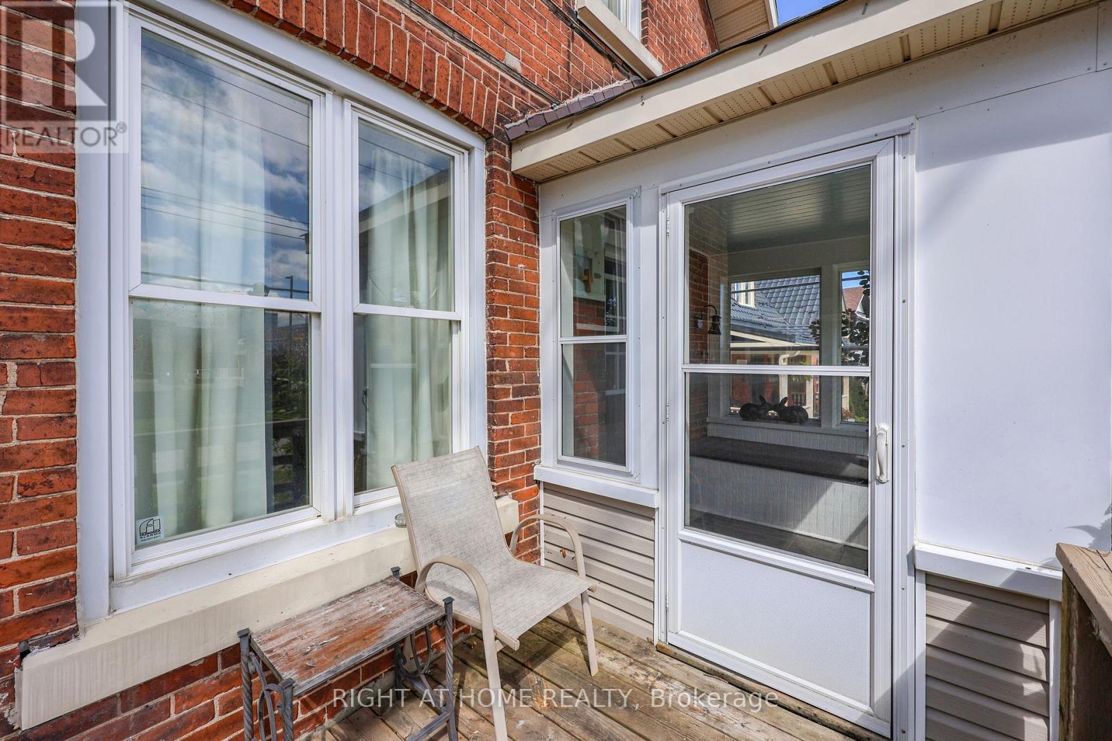 346 BAY STREET - 4