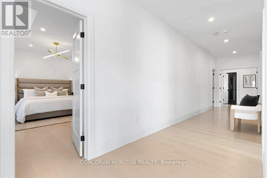 211 AMBROUS CRESCENT - 21