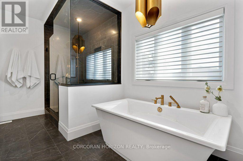 211 AMBROUS CRESCENT - 37