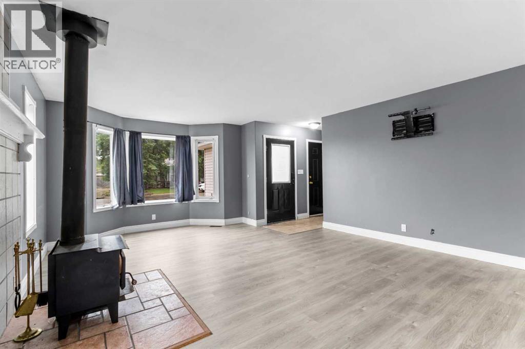 Listing photo – 49 Cambridge Way, Carbon
