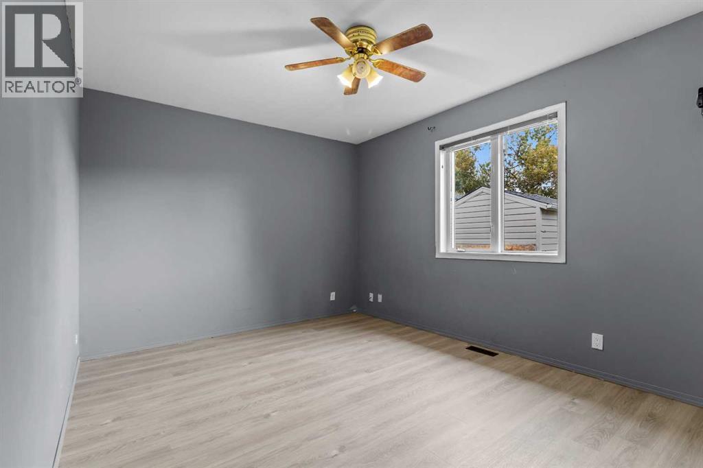 Listing photo – 49 Cambridge Way, Carbon