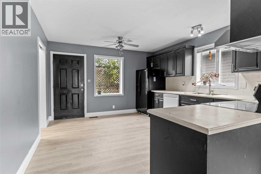 Listing photo – 49 Cambridge Way, Carbon