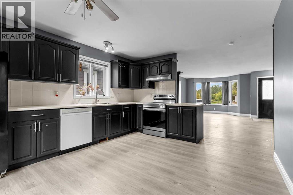 Listing photo – 49 Cambridge Way, Carbon