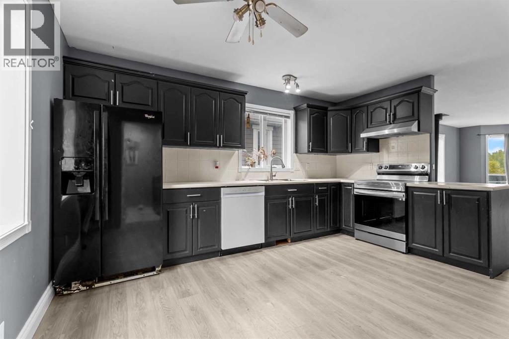 Listing photo – 49 Cambridge Way, Carbon