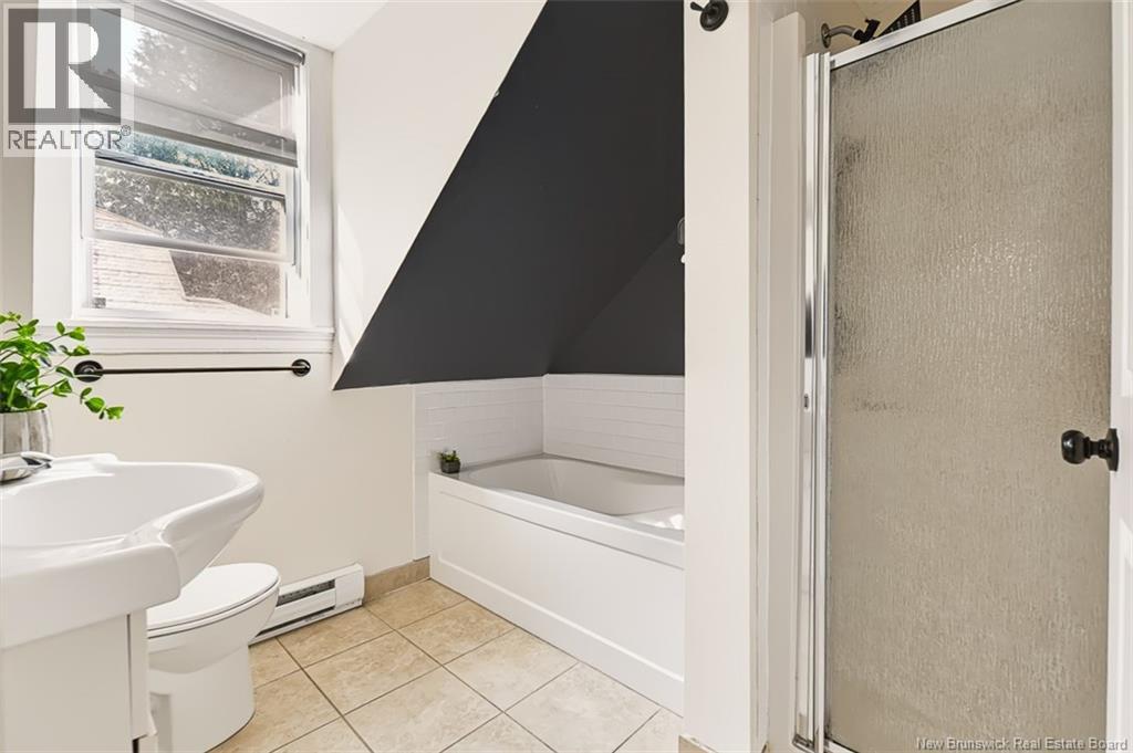 576 Charlotte Street - Image 23