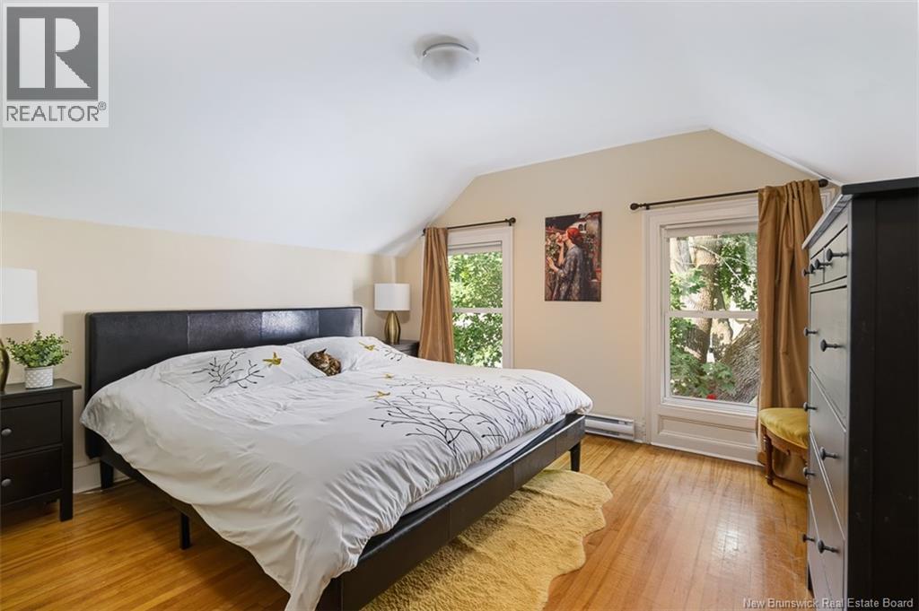 576 Charlotte Street - Image 25