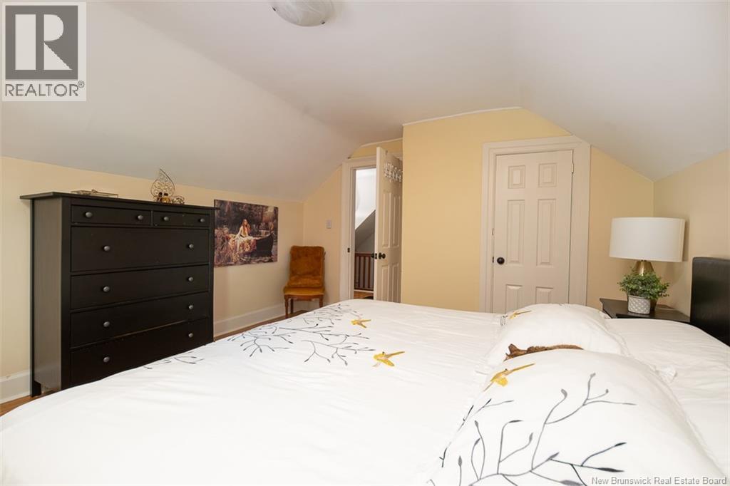 576 Charlotte Street - Image 26