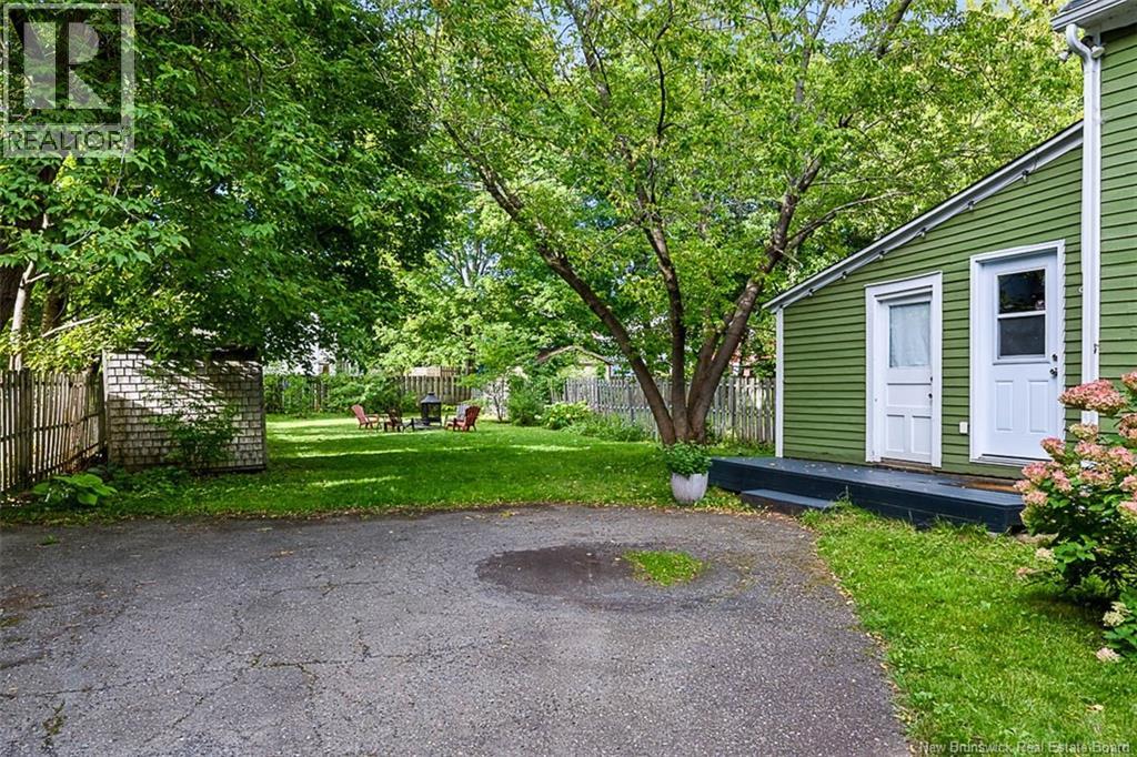 576 Charlotte Street - Image 35