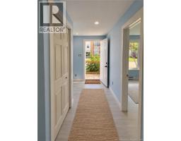 9 Clinton, photo 4