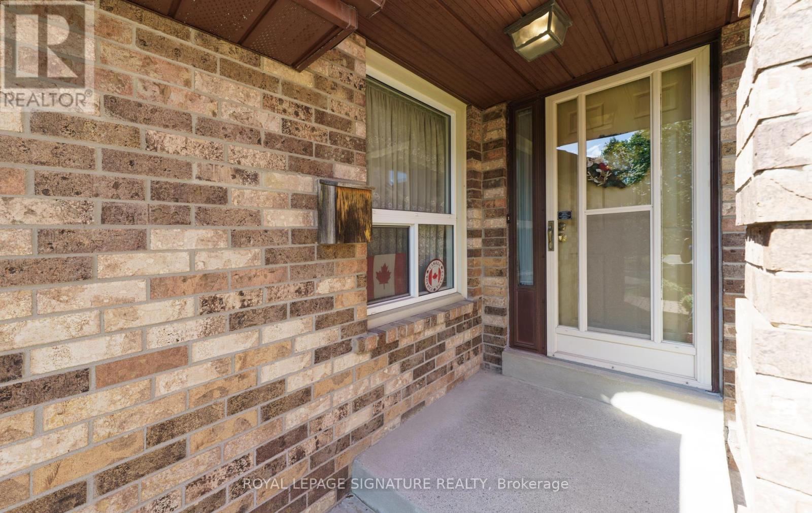 12 MANILOW STREET, Toronto (Steeles) — photo 2