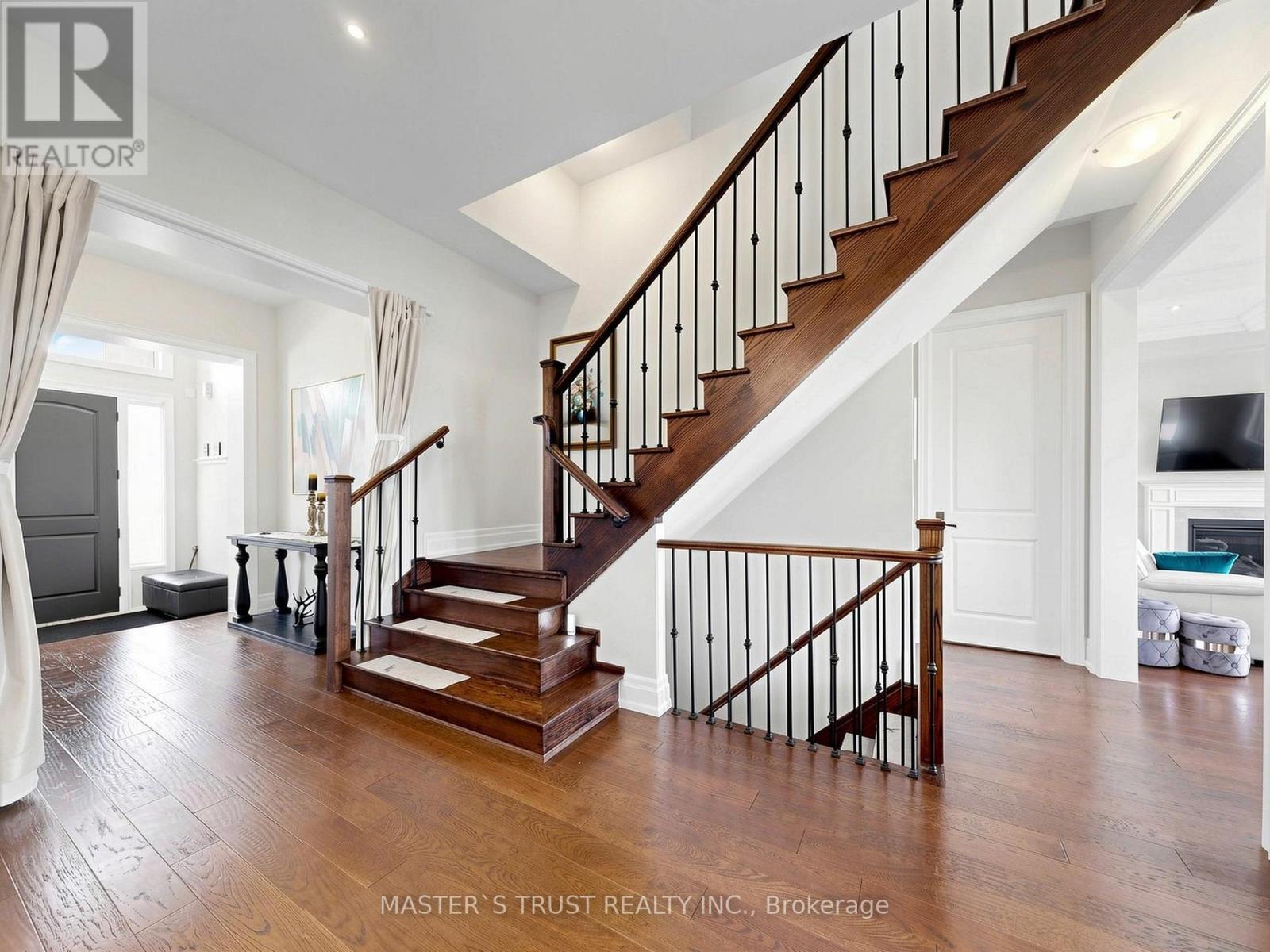 61 GRANGE DRIVE - 24