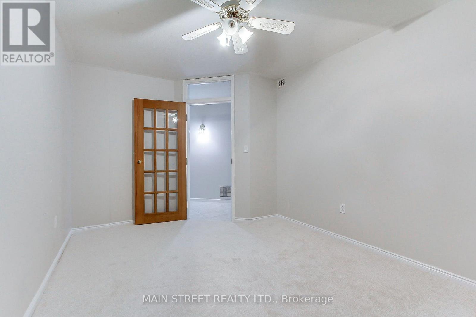 #306 85 WELLINGTON STREET W - 24