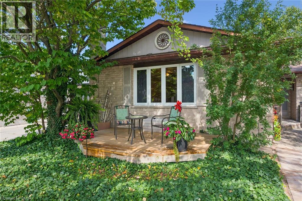 139 WESTVALE Drive, Waterloo — photo 3