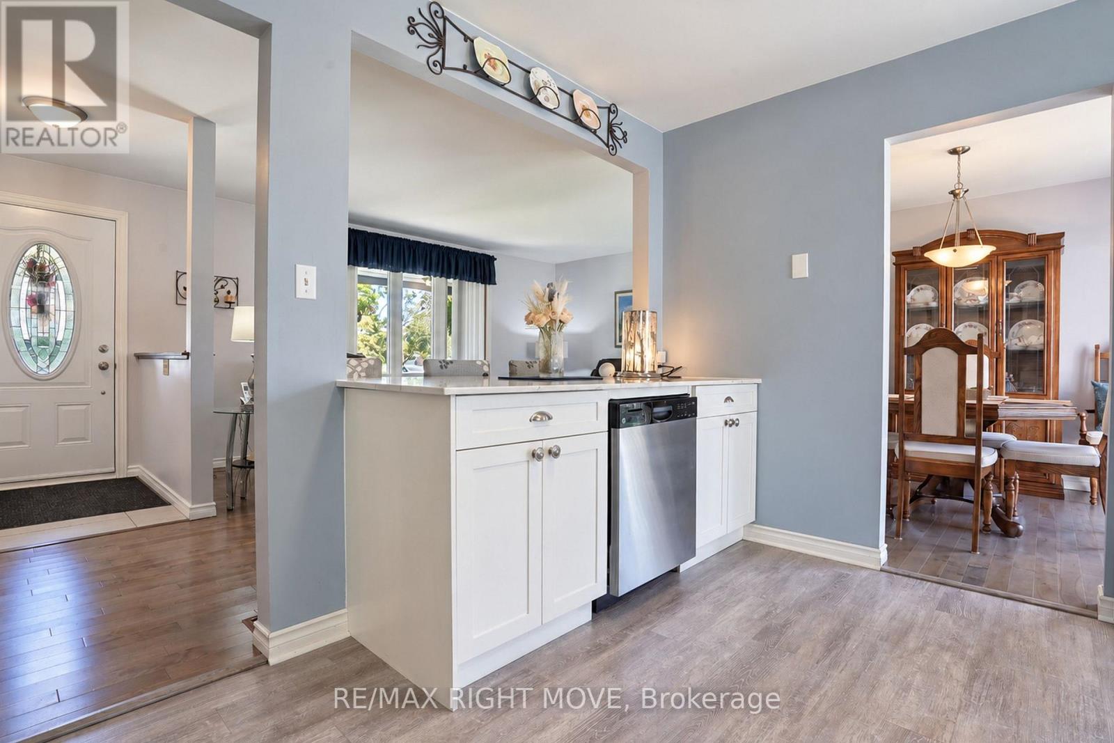3 LAWSON AVENUE - 7