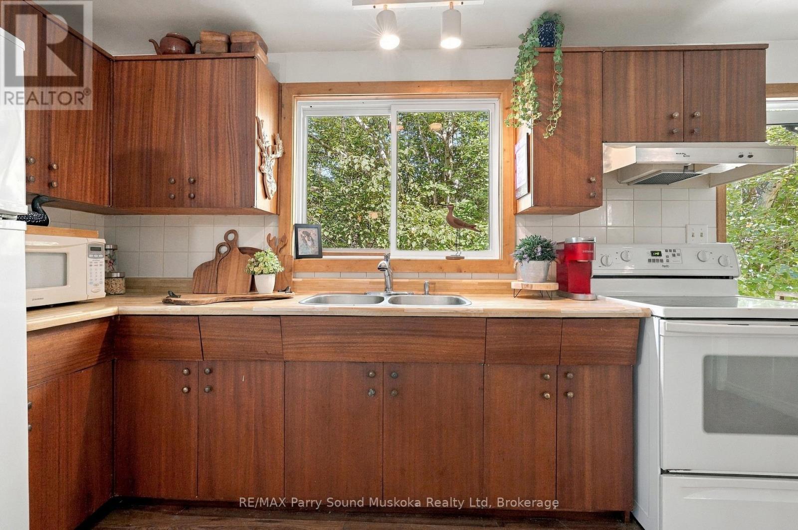 22 MARINE DRIVE - Image 24