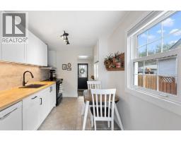 1734 Westcott, Windsor, ON N8Y4C9 Photo 8