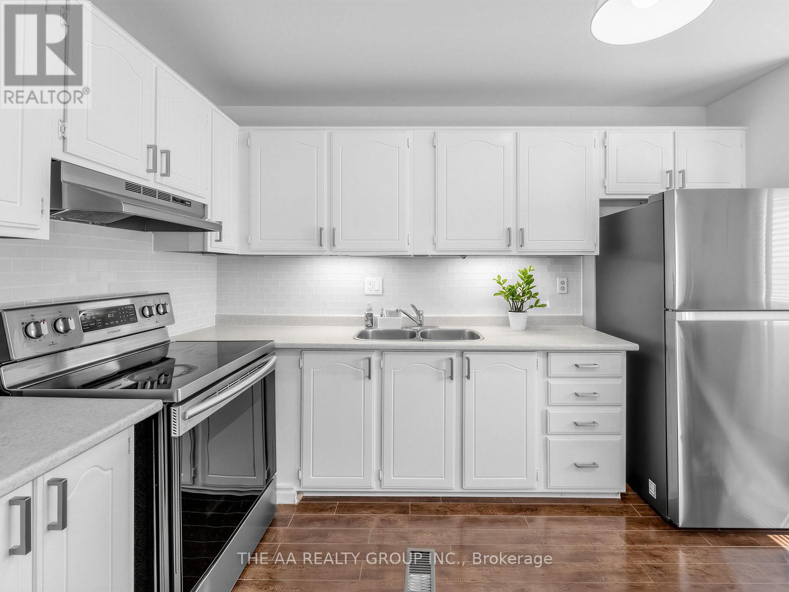 #38 2651 AQUITAINE AVENUE - Image 17