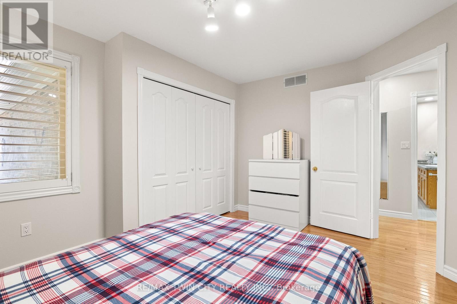 648 BAYHAMPTON CRESCENT - Image 30