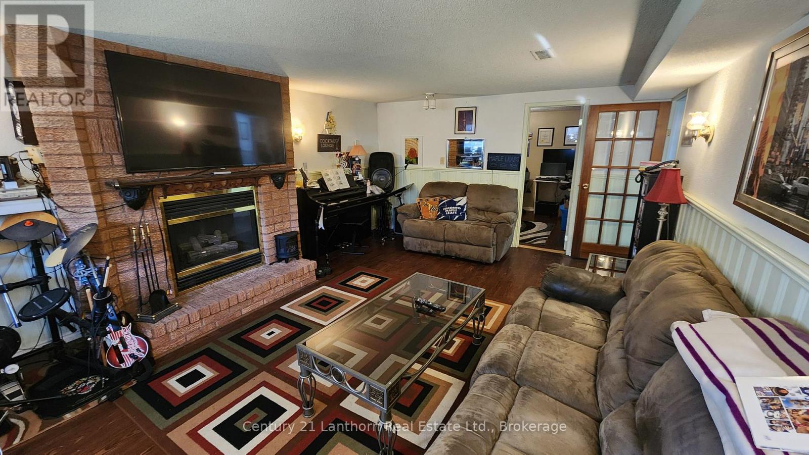 13 LORAINE AVENUE - Image 16