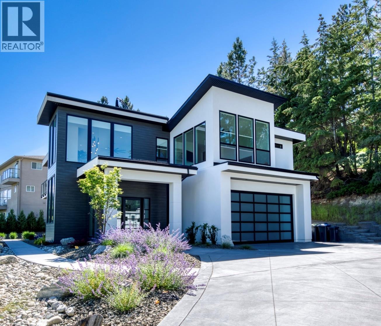  2672 Lakeridge Road, West Kelowna