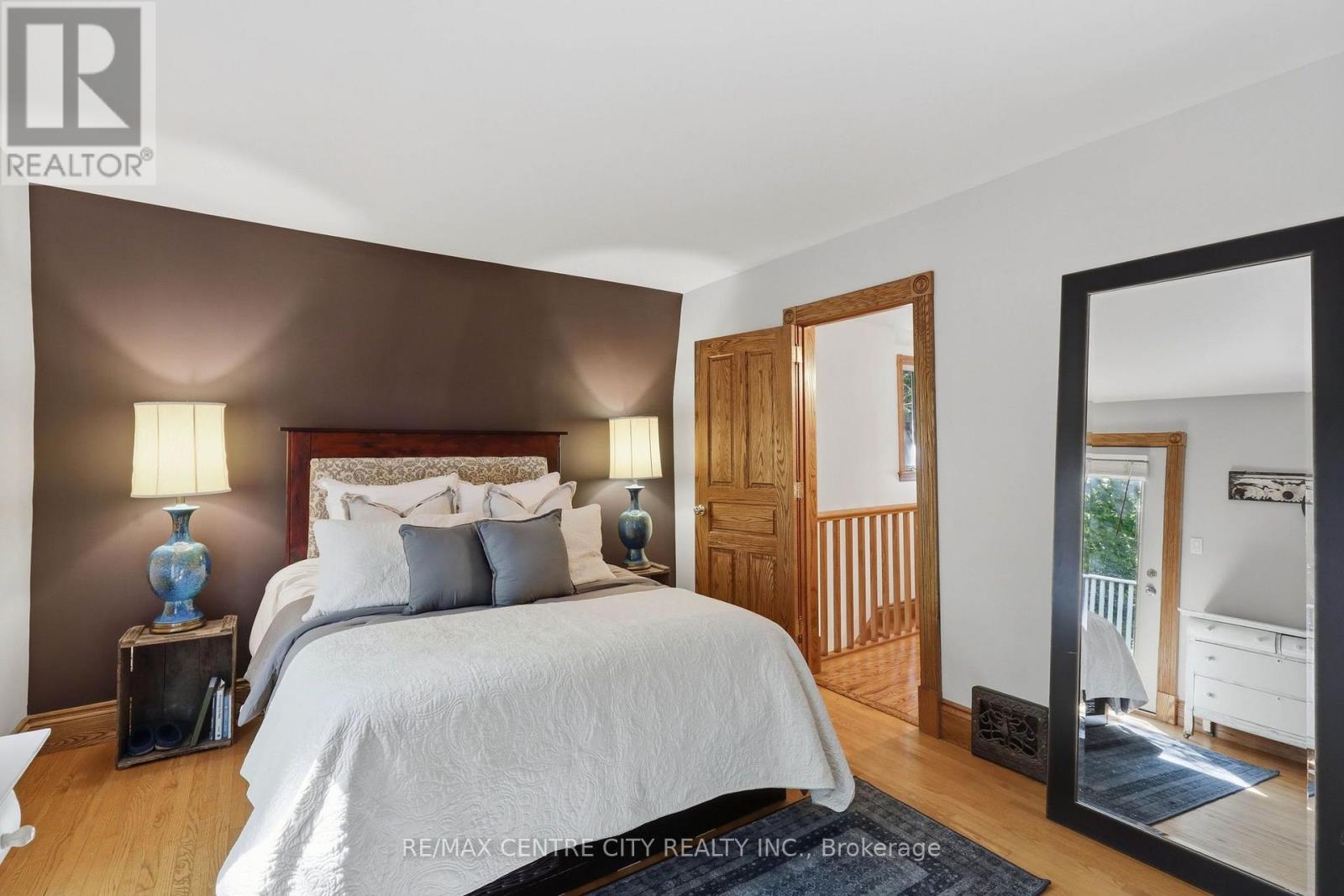 102 WALNUT STREET - Image 25