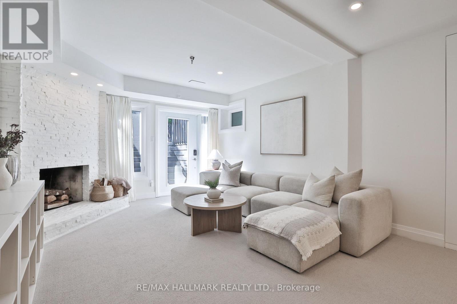 163 ROE AVENUE - Image 34