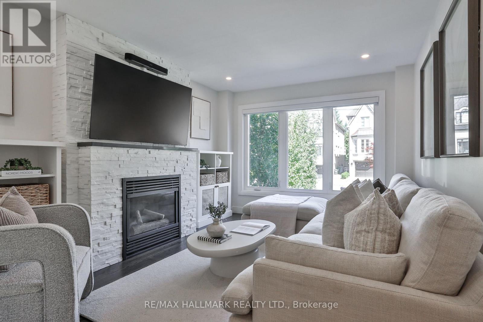 163 Roe Avenue, Toronto — photo 6