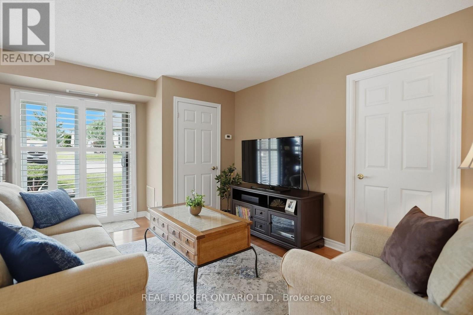 #118 22 JAMES HILL COURT - Image 18