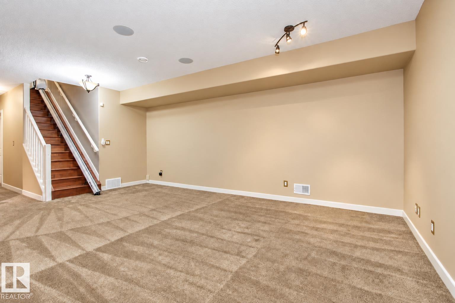 #63 276 CRANFORD DR - Image 33