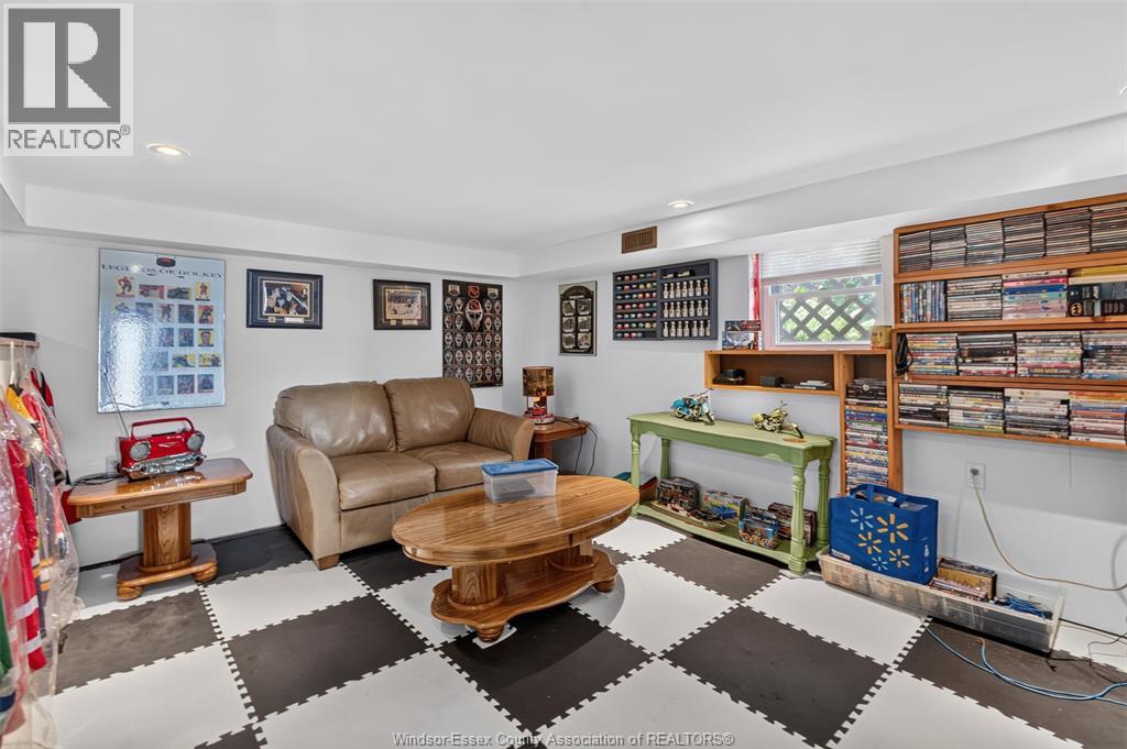 319-323 WALLACE STREET - 29