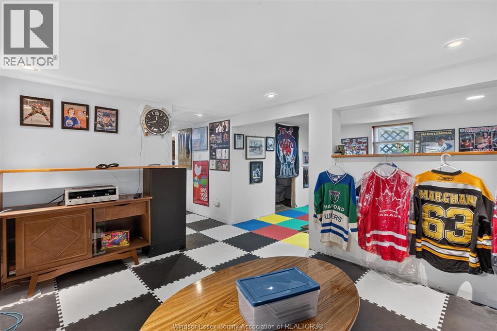 319-323 WALLACE STREET - 30