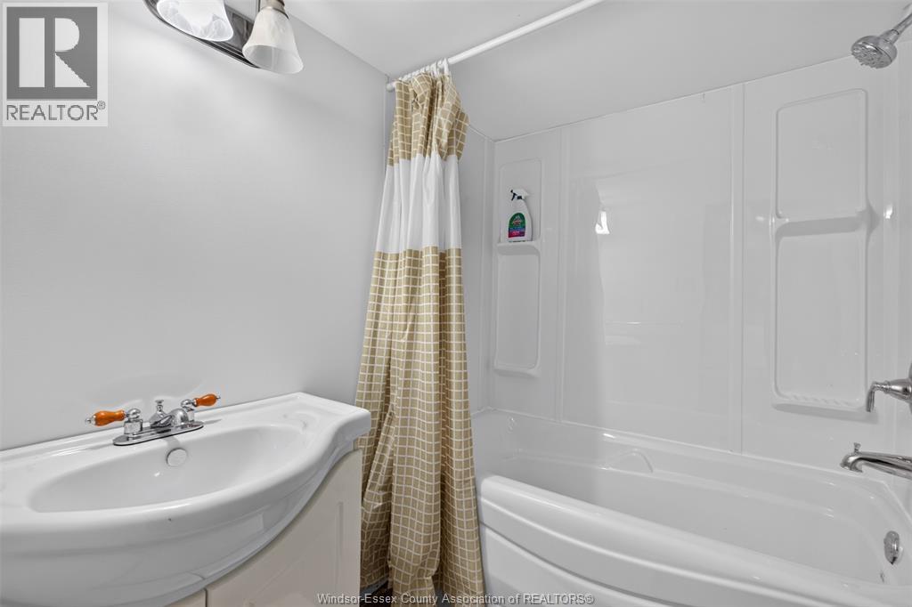 319-323 WALLACE STREET - Image 33