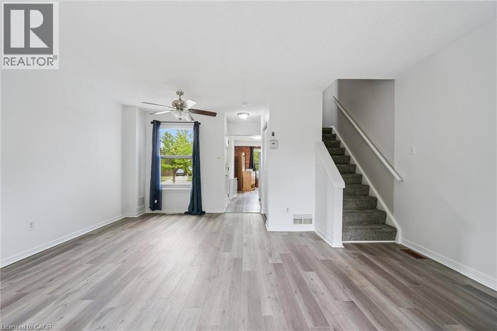 66 BANBURY Road, Brantford — photo 4