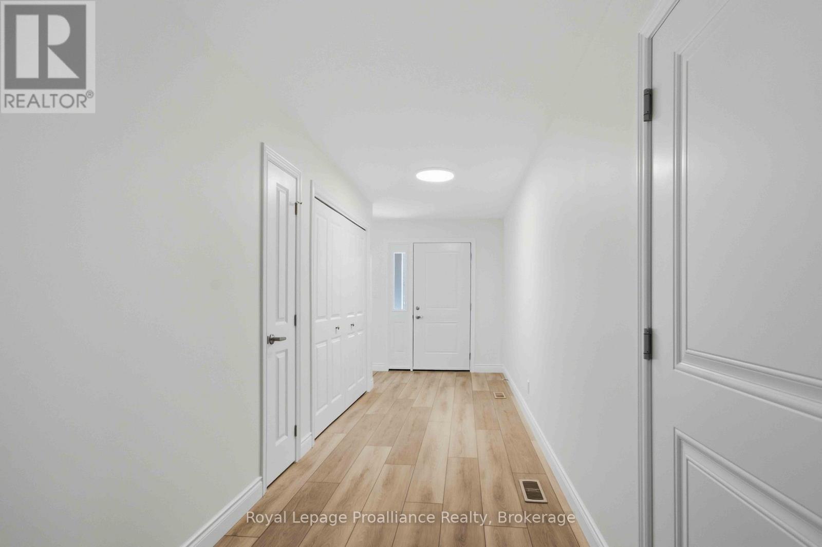 18 CLAYTON JOHN AVENUE, Brighton — photo 3