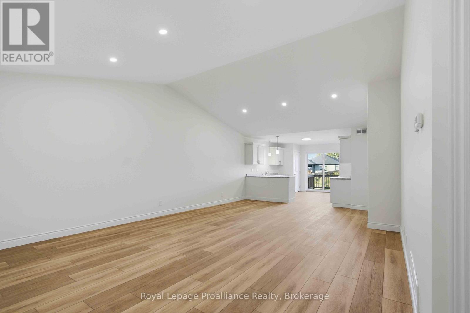 18 CLAYTON JOHN AVENUE, Brighton — photo 4