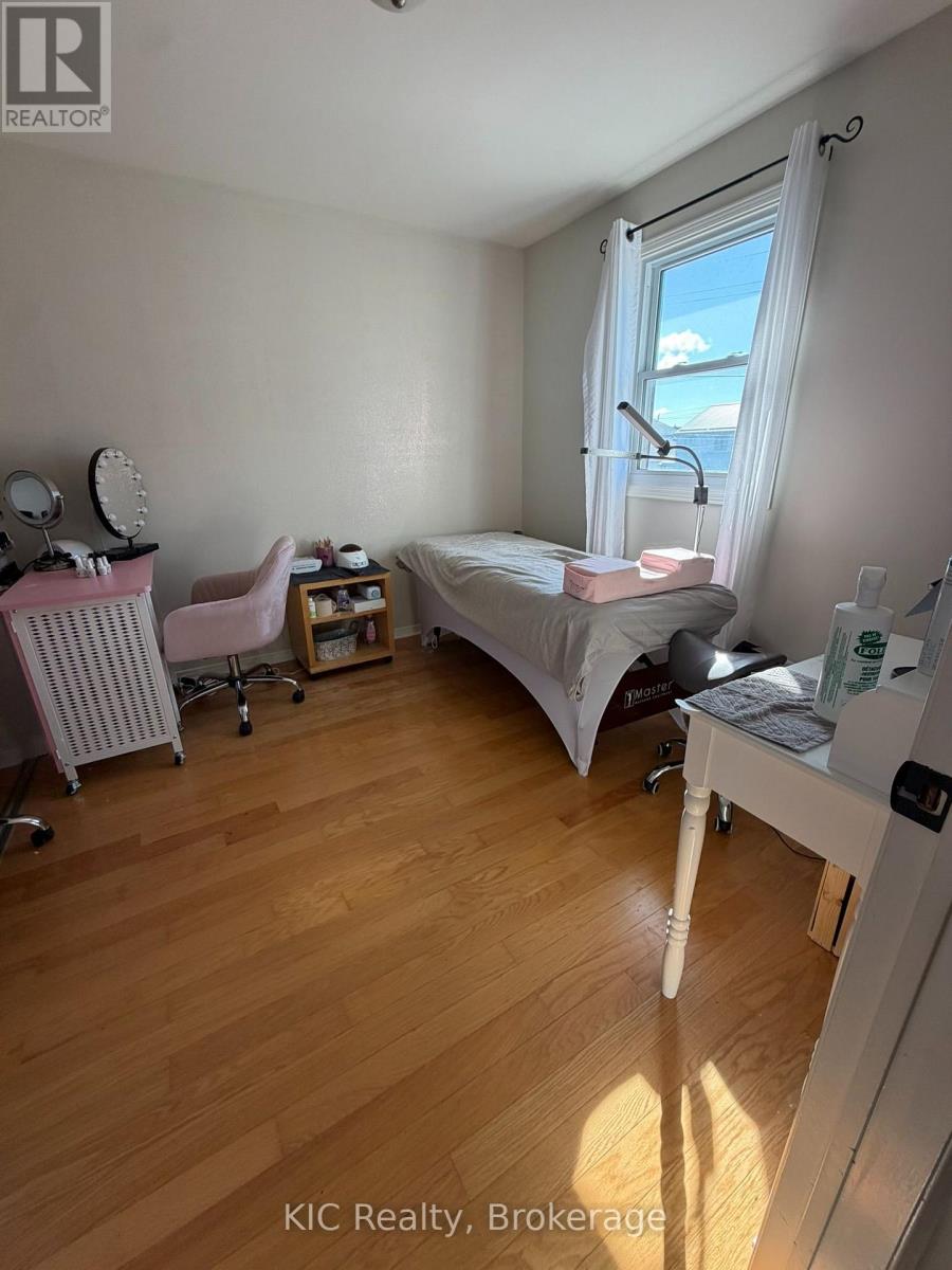 23 MAPLE AVENUE - 16