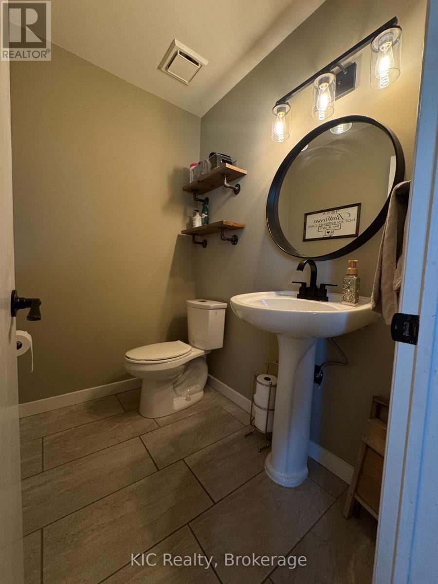 23 MAPLE AVENUE - 26