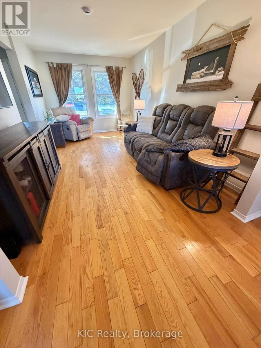 23 MAPLE AVENUE - 27